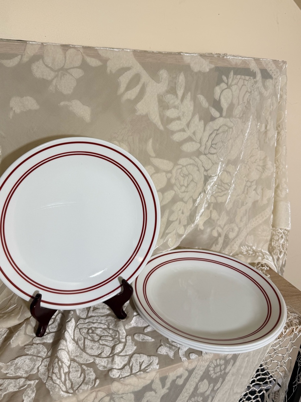 Set of 4 Corelle Vitrelle 10in Dinner Plate Classic Café Red Pattern